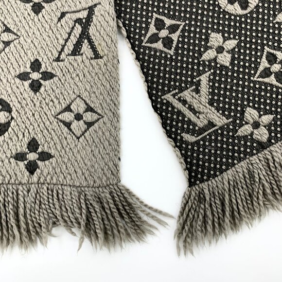 Louis Vuitton Gray-Brown Monogram Wool Knit Scarf - Picture 4 of 9